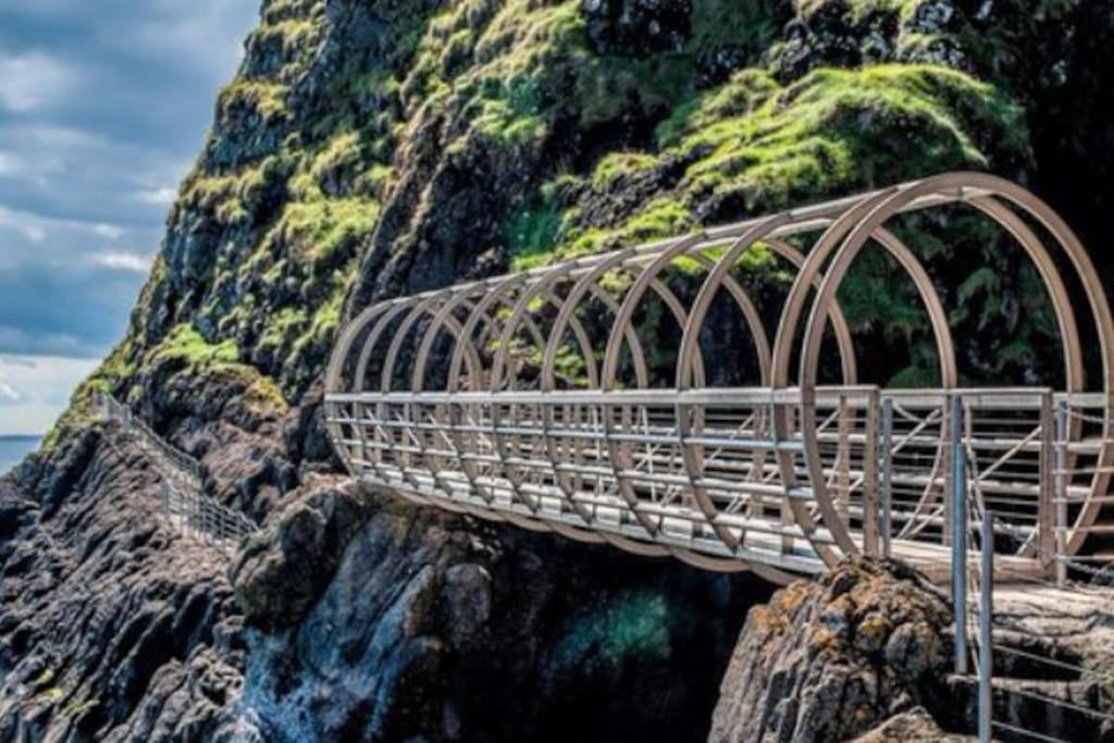 キャリクファーガス Stunning Coastal Retreatヴィラ エクステリア 写真